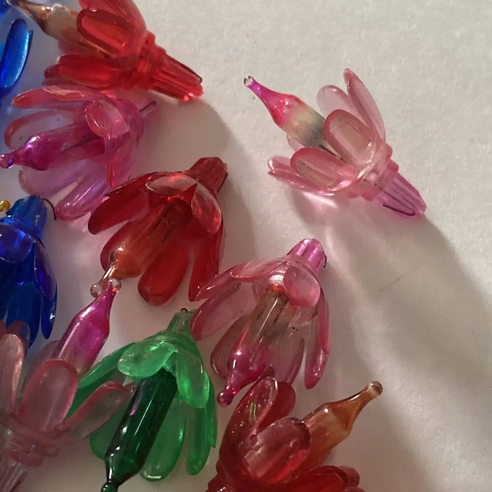 Christmas Floral Petal Plastic Light Covers (34) Reflectors w/ Bulbs Vintage